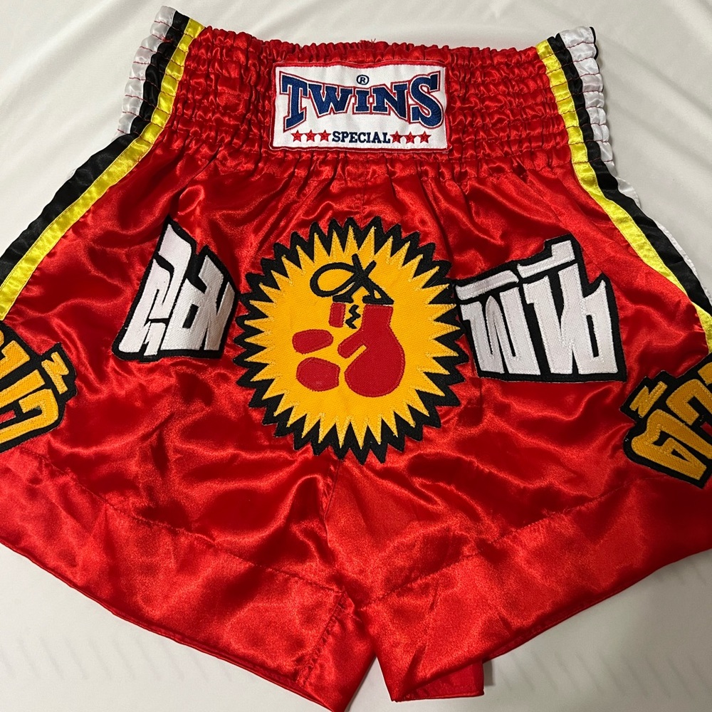 Twins Muay Thai shorts size XL